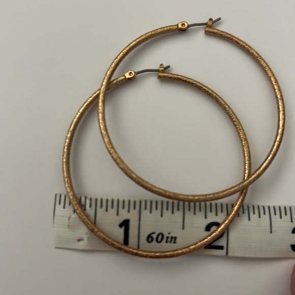 Gold hoop earrings - Picture 2 of 2